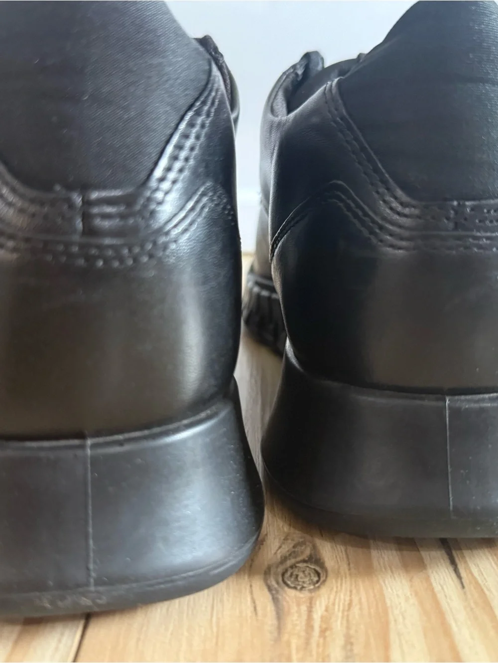 Ecco Black Leather Derby Shoes
